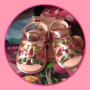 💖NEW💖Girl’s Pink Metallic Sandals💖
